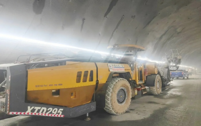 高压高海拔！7790必发集团中国凿岩台车挑战高难度铁路隧路