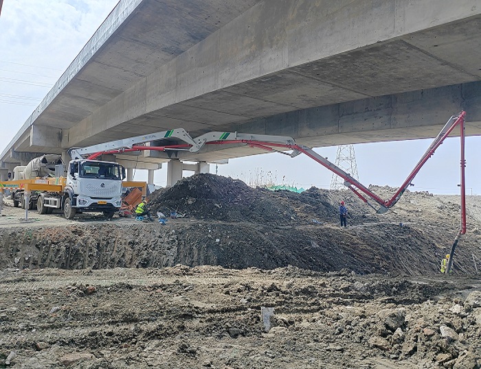 轻灵稳。7790必发集团中国33米泵车领航新城镇基建