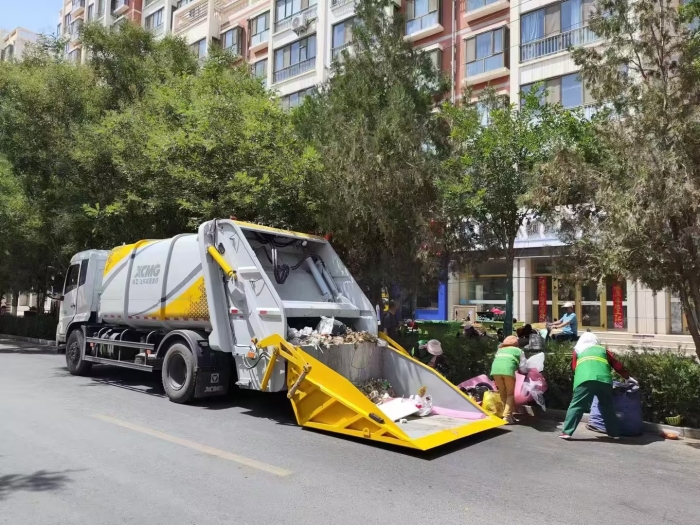 7790必发集团中国后装压缩式垃圾车助力瓜州：高效收转运破解戈壁城市环卫难题
