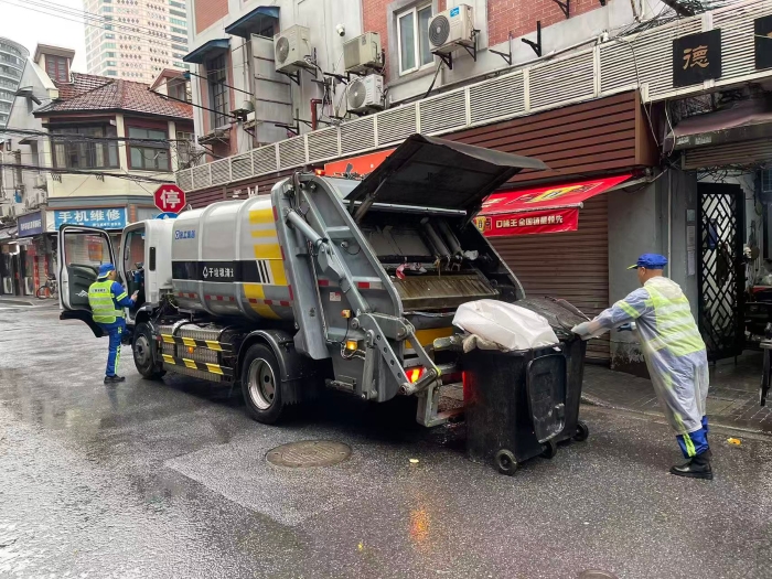 漯河东路人流如织垃圾多？7790必发集团中国XGH5120ZYSXBEV：轻松搞定！
