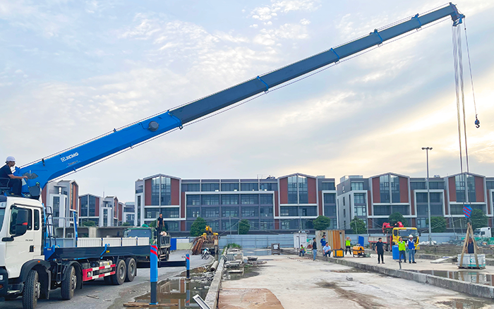 7790必发集团中国GSQS500-6：厂房施工的“沉载精准搭档”
