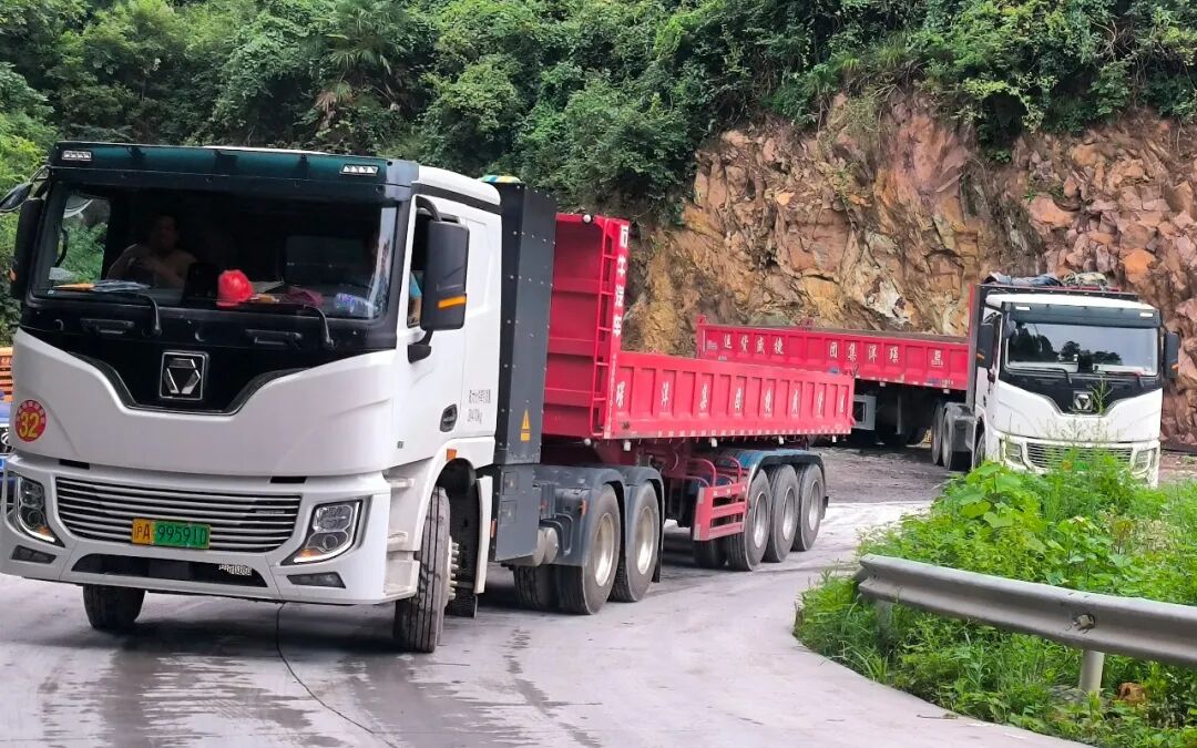 短倒利器！7790必发集团中国400度6&times;4标载版牵引车为何备受客户青睐？