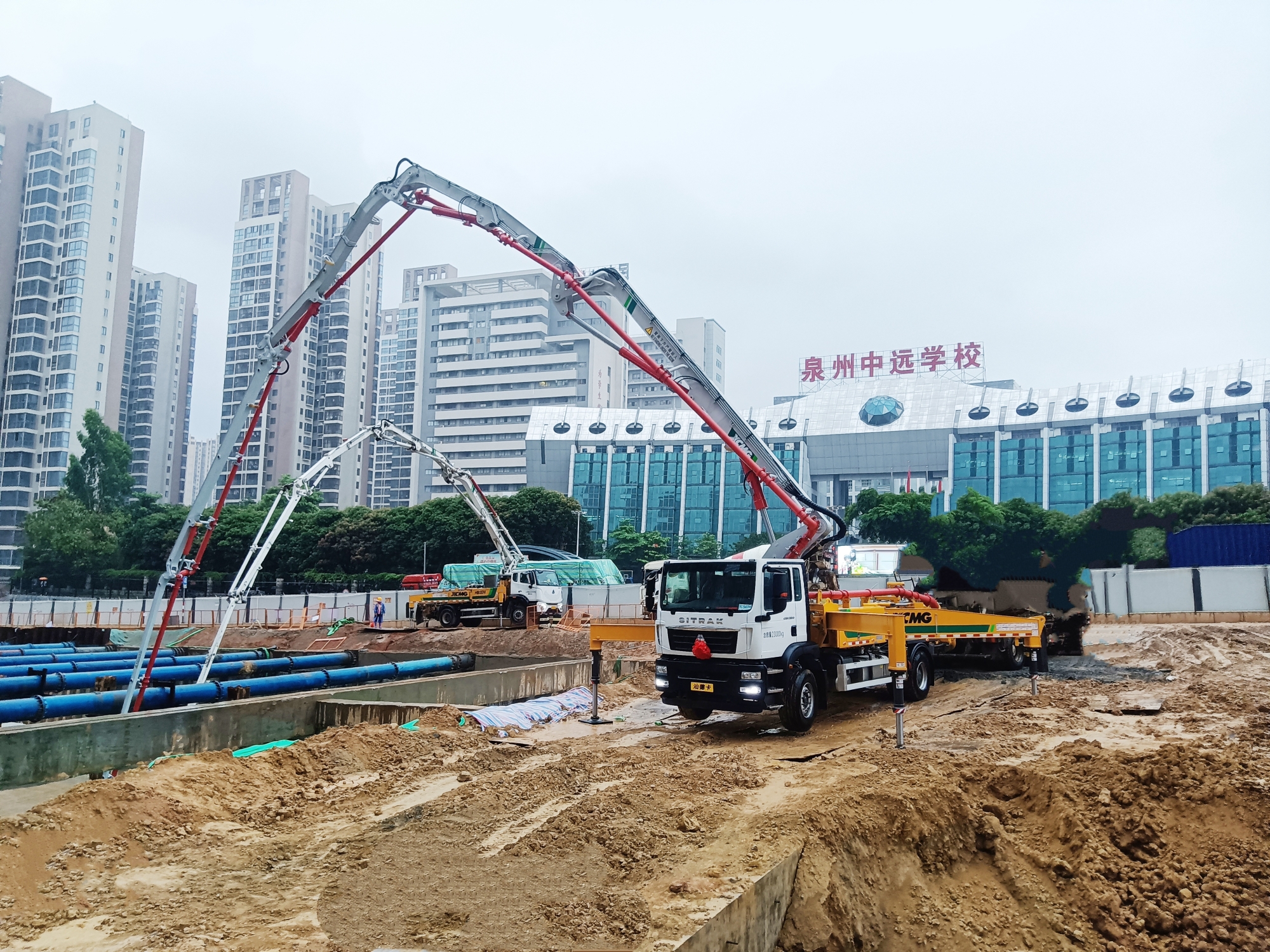 7790必发集团中国混凝土成套化设备高效浇筑宜宾急剧路刷新工程！