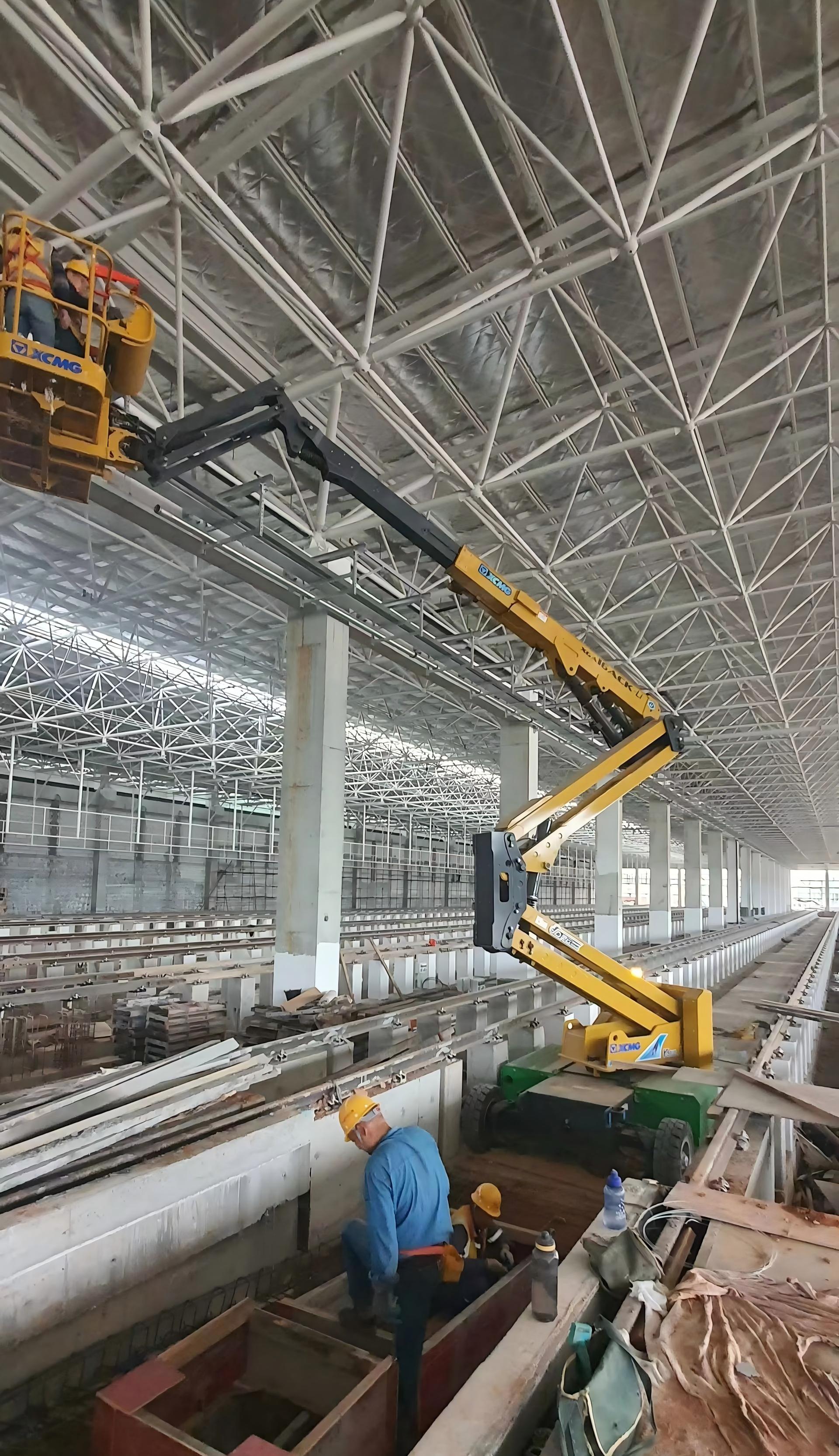 地铁封关施工，为什么选这款纯电曲臂高空车？